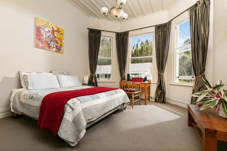 Photo of property in 278a Forest Hill Road, Waiatarua, Auckland, 0612