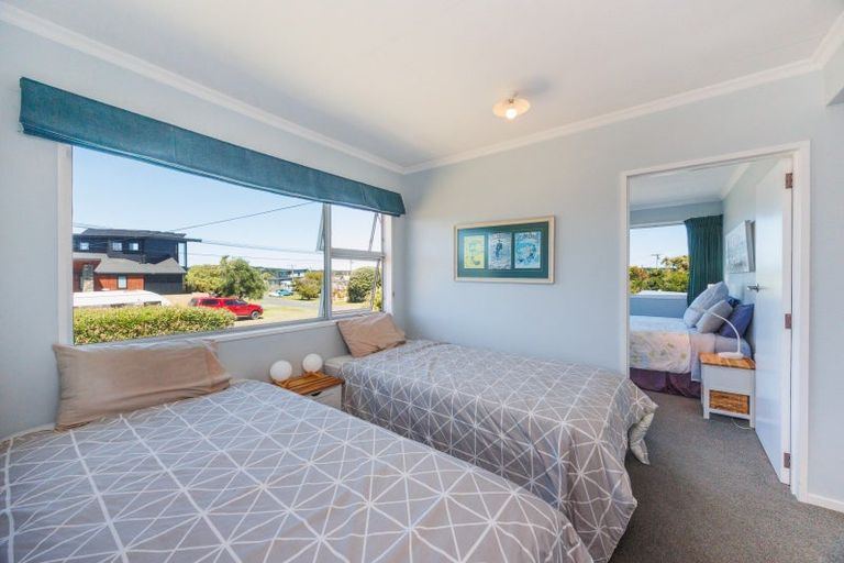 Photo of property in 35 Shortt Street, Foxton Beach, Foxton, 4815