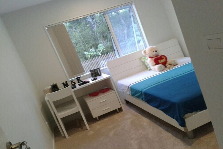 Photo of property in 48 Harrowglen Drive, Northcross, Auckland, 0630