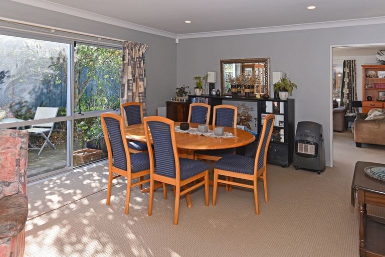 Photo of property in 52 Belfry Place, Wattle Downs, Auckland, 2103