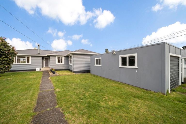 Photo of property in 26 Stuart Place, Blagdon, New Plymouth, 4310