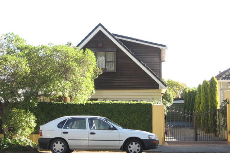 Photo of property in 220 Muritai Road, Eastbourne, Lower Hutt, 5013