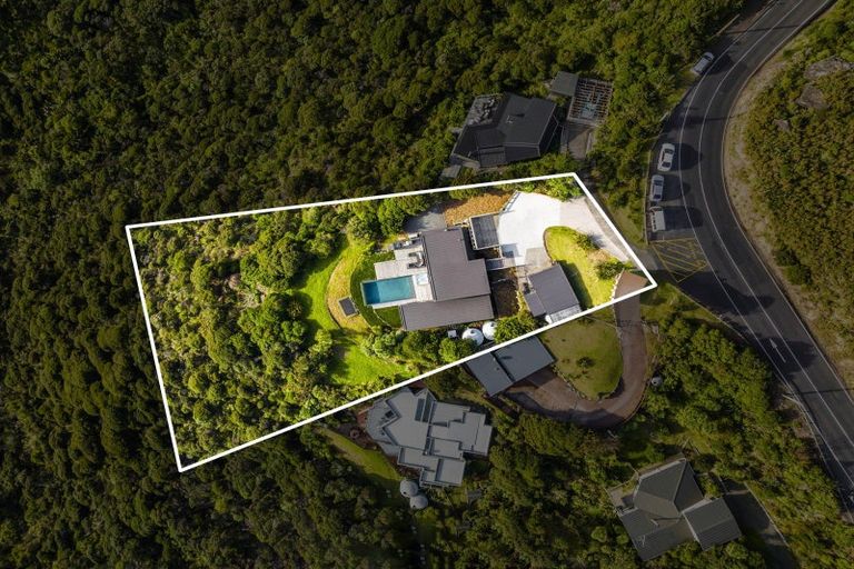 Photo of property in 81 Piha Road, Piha, New Lynn, 0772