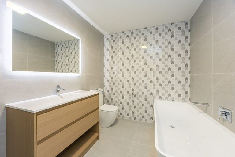 Photo of property in 7 Endurance Rise, Orewa, 0931