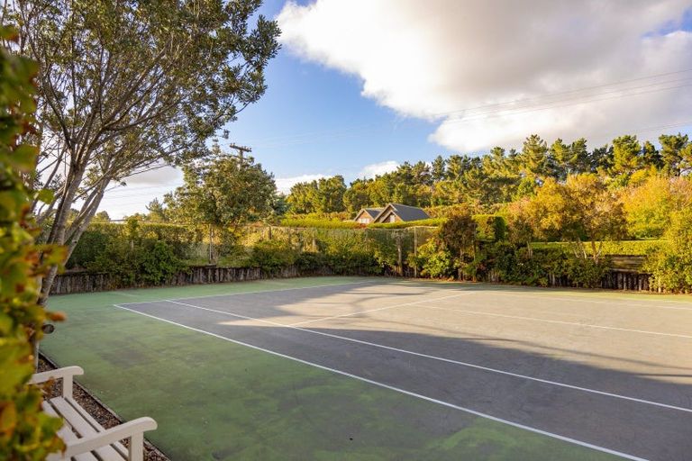 Photo of property in 45 Waicola Drive, Fitzherbert, Palmerston North, 4471