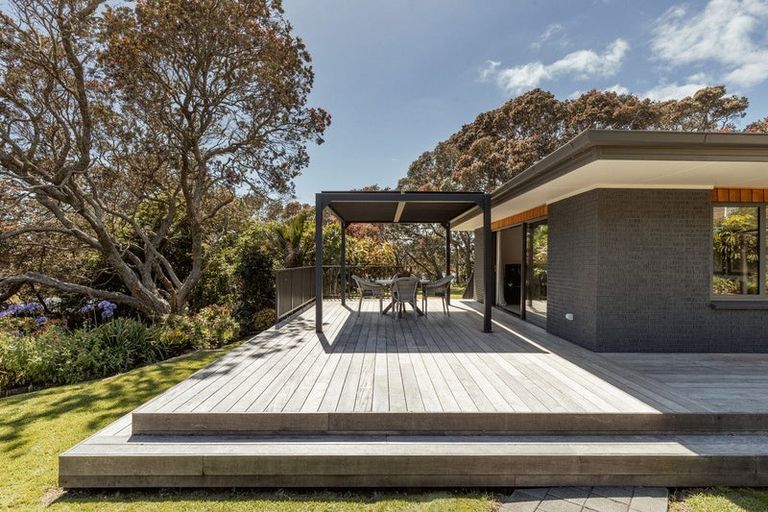 Photo of property in 37 Pohutukawa Drive, Athenree, Katikati, 3177