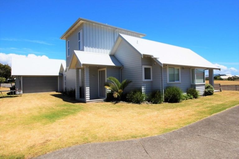Photo of property in 125 Waimaire Avenue, Matarangi, Whitianga, 3592