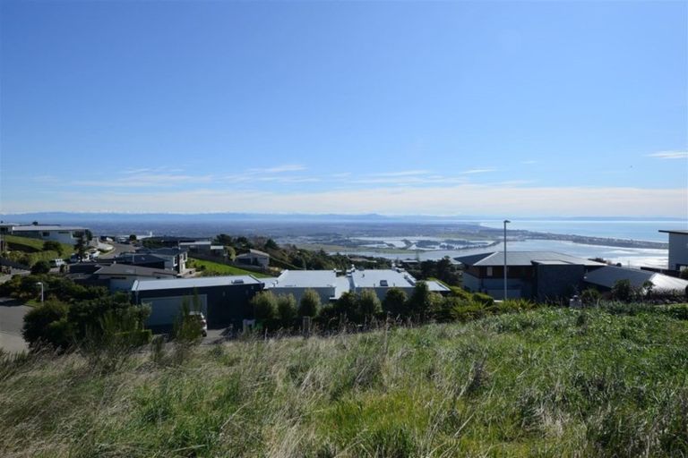 Photo of property in 6 Peregrine Close, Mount Pleasant, Christchurch, 8081