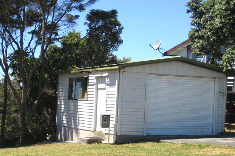 Photo of property in 10 Kia Ora Road, Beach Haven, Auckland, 0626