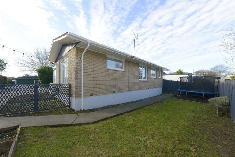 Photo of property in 2/333 Waimairi Road, Ilam, Christchurch, 8041