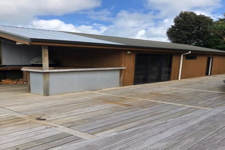 Photo of property in 12 Robert Grove, Paraparaumu, 5032