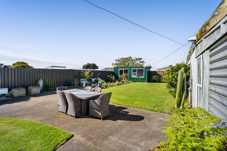 Photo of property in 96 Blake Street, Waitara, 4320