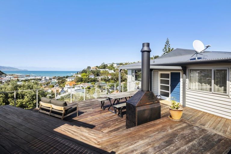 Photo of property in 9 Maybury Way, Island Bay, Wellington, 6023