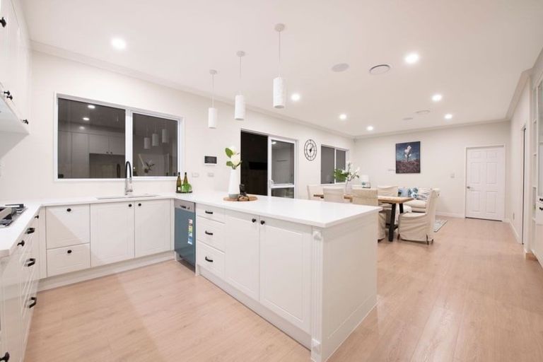 Photo of property in 56 Tir Conaill Avenue, Flat Bush, Auckland, 2019