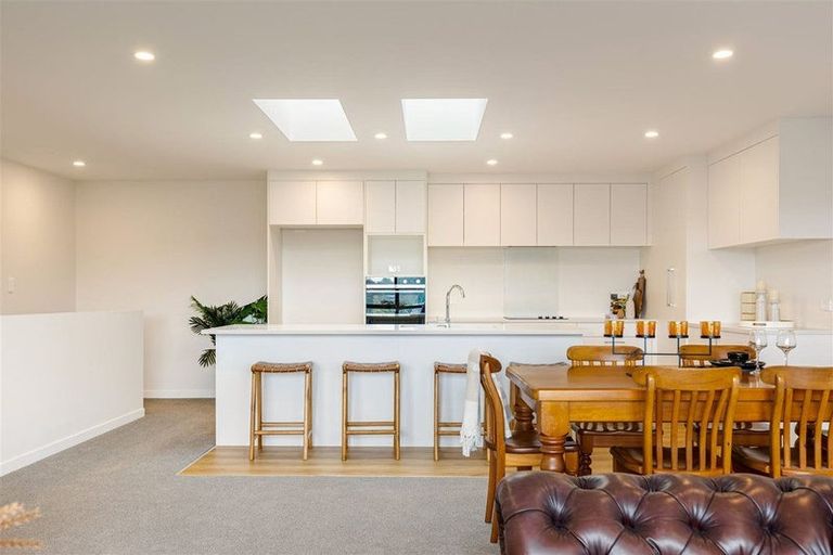 Photo of property in 12b Bluefin Way, West Harbour, Auckland, 0618