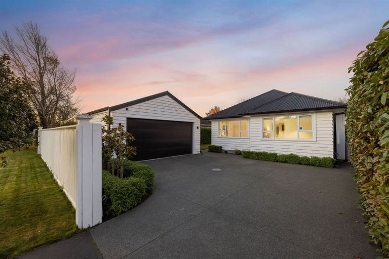 Photo of property in 24 Kenwyn Avenue, St Albans, Christchurch, 8052
