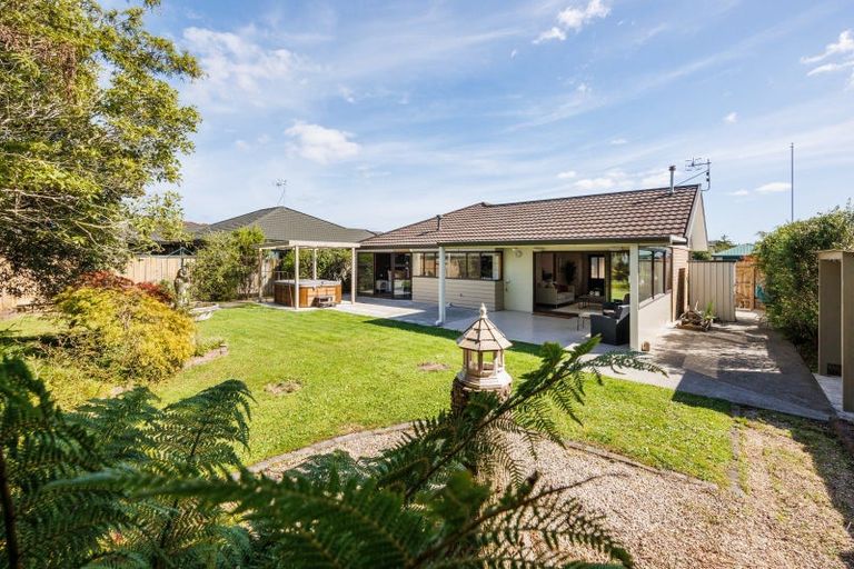 Photo of property in 7 Rosebank Avenue, Kelvin Grove, Palmerston North, 4414