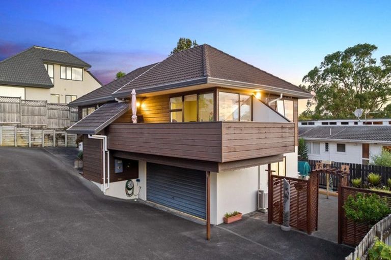 Photo of property in 1/14a Richards Avenue, Forrest Hill, Auckland, 0620