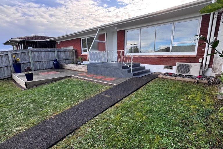 Photo of property in 2/1 Evelyn Place, Hillcrest, Auckland, 0627