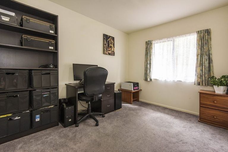 Photo of property in 17 John Jennings Drive, Oteha, Auckland, 0632