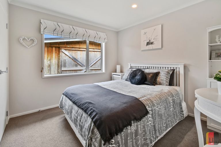 Photo of property in 242 Harbourside Drive, Karaka, Papakura, 2113