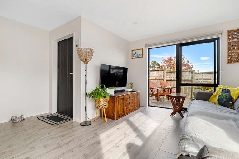 Photo of property in 76 Accolage Boulevard, Kumeu, 0810