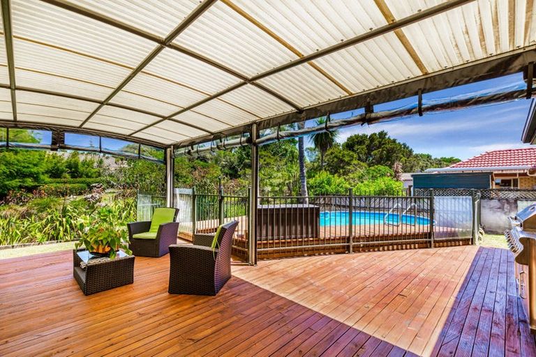 Photo of property in 14 Semillon Avenue, Henderson, Auckland, 0612