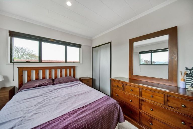 Photo of property in 25 Truby King Street, Merrilands, New Plymouth, 4312