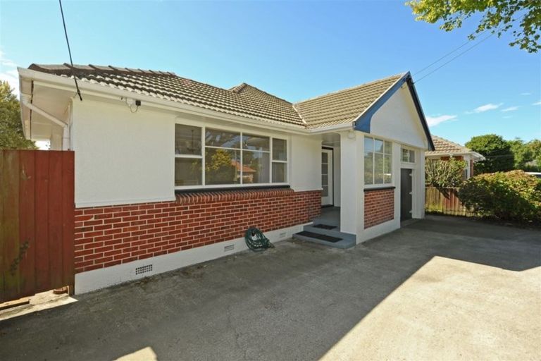 Photo of property in 39 Acacia Avenue, Upper Riccarton, Christchurch, 8041