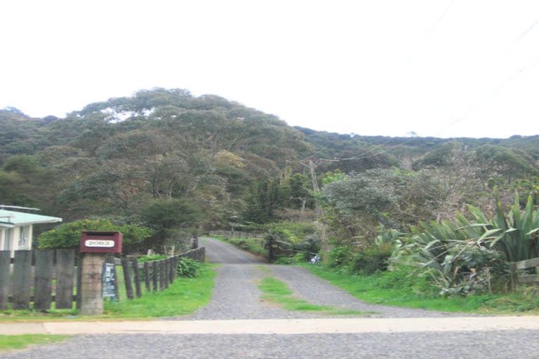 Photo of property in 2083 Rings Road, Coromandel, 3506