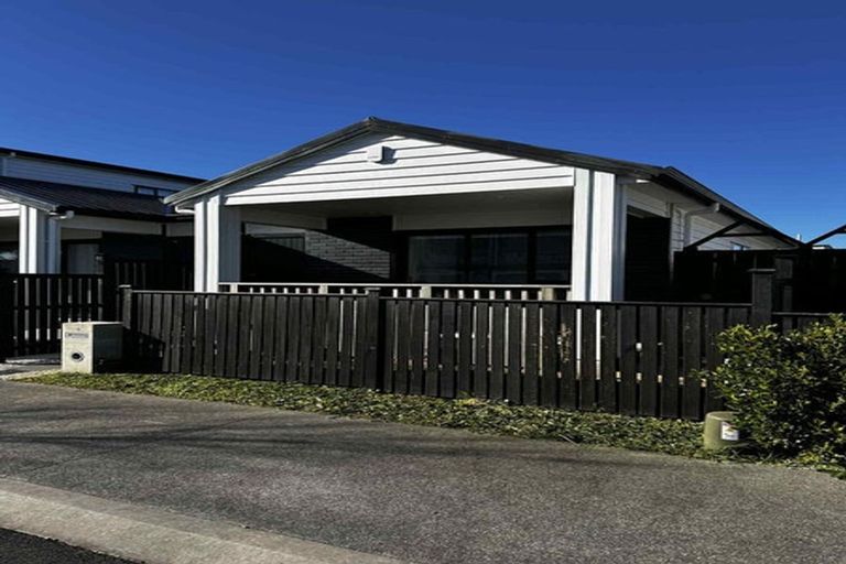 Photo of property in 16 Auranga Drive, Karaka, Papakura, 2113