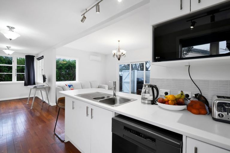 Photo of property in 1/6 Cornwall Street, Brooklands, New Plymouth, 4310