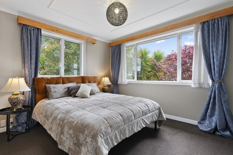 Photo of property in 2/11 Rangeview Road, Sunnyvale, Auckland, 0612