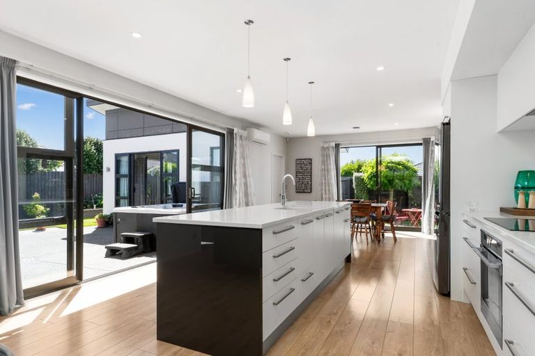 Photo of property in 1 Bargrove Close, Halswell, Christchurch, 8025