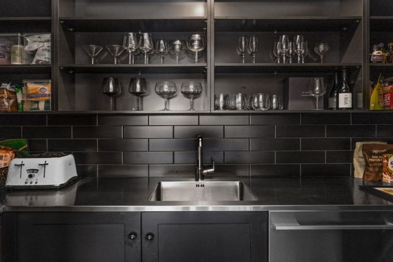 Photo of property in 23 Rich Rise, Havelock North, 4130