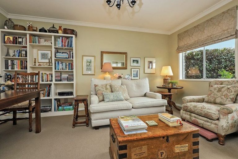 Photo of property in 2/32 Greenwood Road, Havelock North, 4130