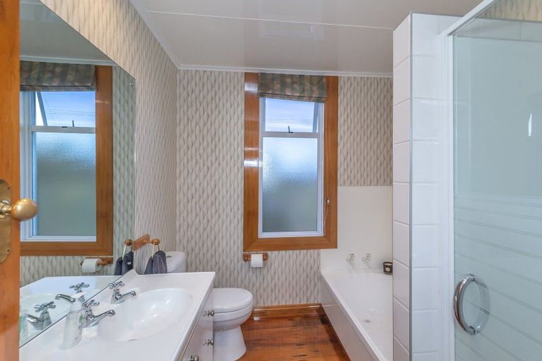 Photo of property in 2 Weraroa Road, Levin, 5510