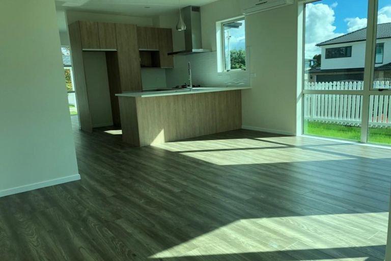 Photo of property in 2a Sherwood Avenue, Te Atatu South, Auckland, 0610
