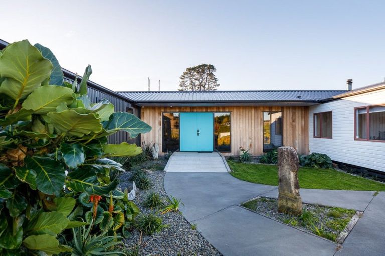 Photo of property in 527 Frankley Road, Hurworth, New Plymouth, 4371