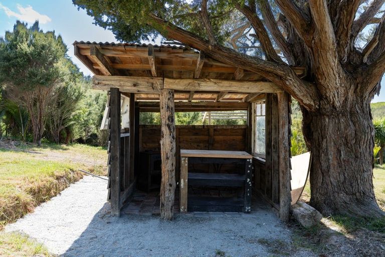 Photo of property in 149 Whaka Street, Maungaturoto, 0583