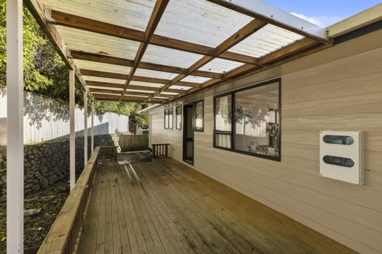 Photo of property in 35 Cleland Crescent, Naenae, Lower Hutt, 5011