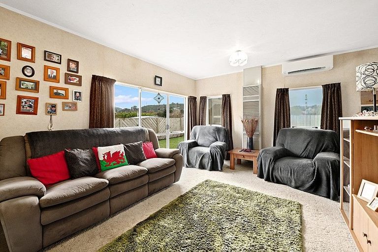 Photo of property in 22 Memphis Grove, Totara Park, Upper Hutt, 5018