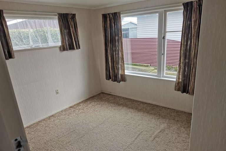 Photo of property in 10 Ellesmere Crescent, Highbury, Palmerston North, 4412