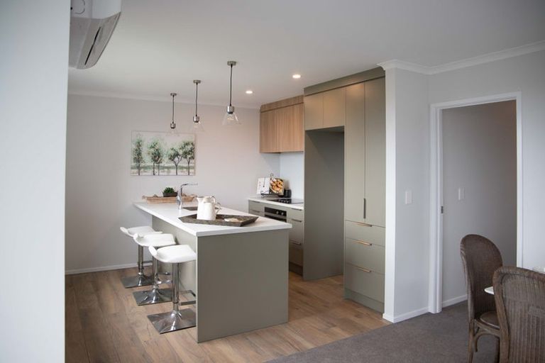 Photo of property in 32 Metoriti Crescent, Karaka, 2124