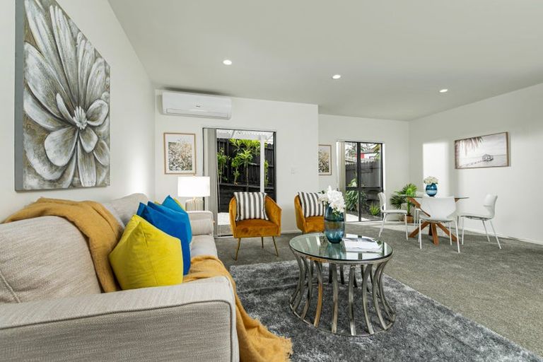 Photo of property in 35 Rakich Place, Henderson, Auckland, 0612