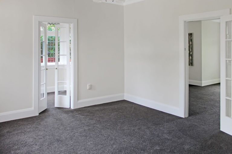 Photo of property in 34 Russell Street, Palmerston North, 4414