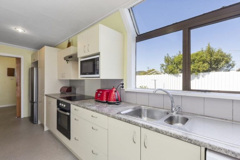 Photo of property in 12 Meadows Avenue, Waiwhetu, Lower Hutt, 5010