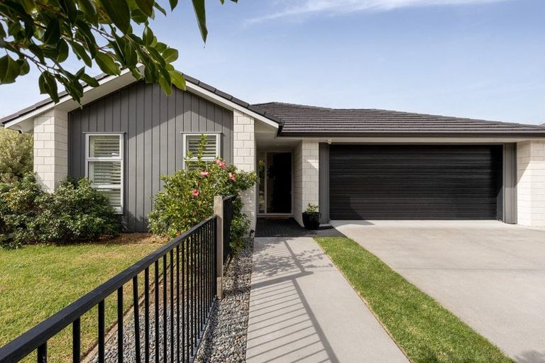 Photo of property in 6 Lakeside Terrace, Omokoroa, 3114