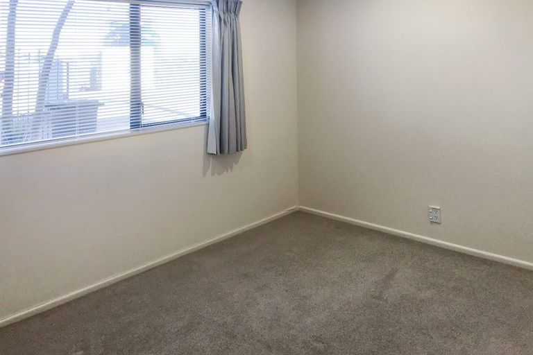 Photo of property in 1/8 Meeanee Quay, Westshore, Napier, 4110