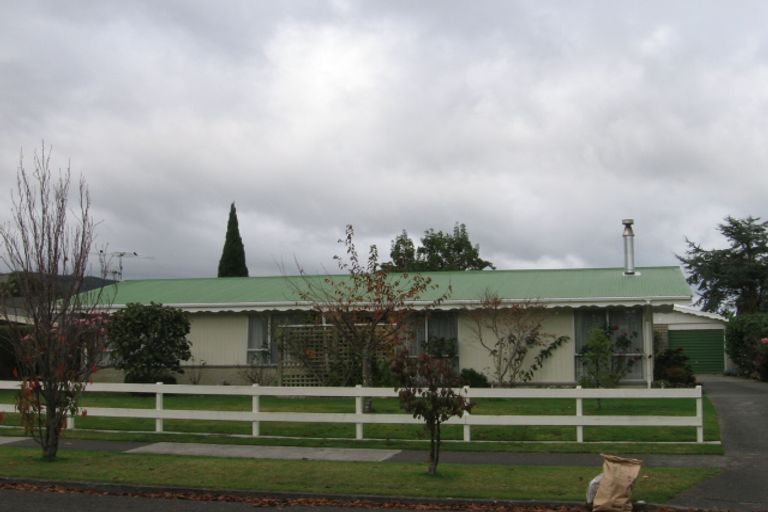 Photo of property in 39 Andrew Street, Waikanae, 5036